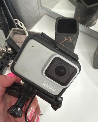 Go pro hero 7 white