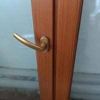 Finestra in pvc, doppio vetro, colore tinta legno