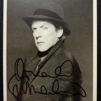 Donald Sutherland, Autografo Originale - LOA