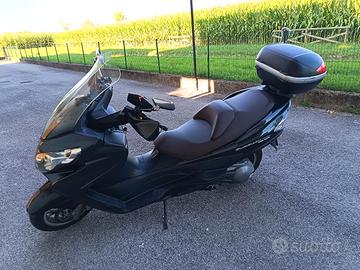 Suzuki Burgman 400  