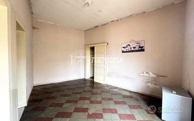 Ampio e luminoso trivani posto al terzo piano