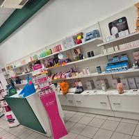 arredamento parafarmacia 