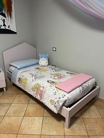 Letto singolo in legno