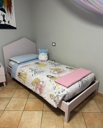 Letto singolo in legno
