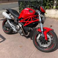 DUCATI Monster 696 Monster 696 - PARI AL NUOVO