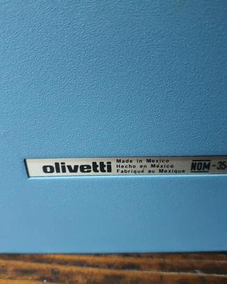 Macchina da scrivere Olivetti.