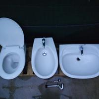 Bagni sospesi come nuovi
