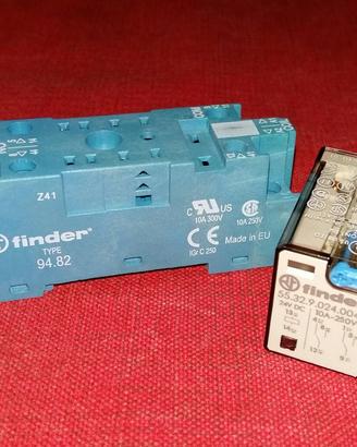 Relè Finder 24V DC con zoccolo 