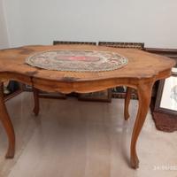 Tavolino in legno pregiato