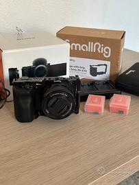 Sony Alpha ZV-10 con 16-50, smallrig e 3 batterie