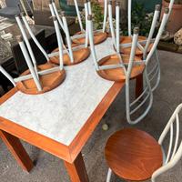 Tavolo in legno e marmo