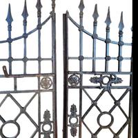 2 Cancelli in ferro pieno