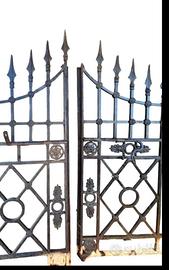 2 Cancelli in ferro pieno