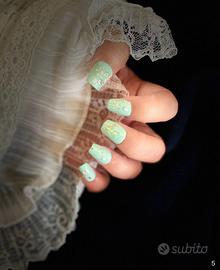 Manicure indossabile realizzata interamente a mano