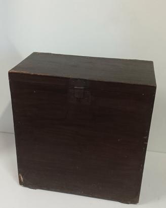 Vecchio baule in legno 