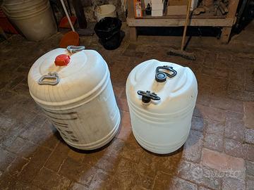 2 contenitori in plastica 80 e 50 litri - bidoni