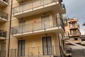 Spotorno Bilocale,posto auto in garage,cantina