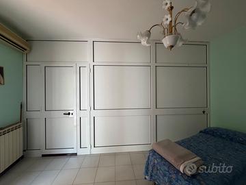 Pannello divisorio con porta pvc