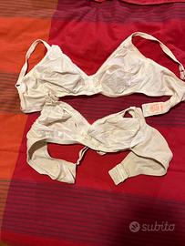 Due reggiseni per allattamento