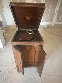 Grammofono d’epoca La Voce del Padrone da restaura