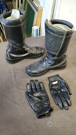 Abbigliamento moto da donna : stivali e guanti