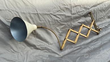 Lampada a forbice allungabile