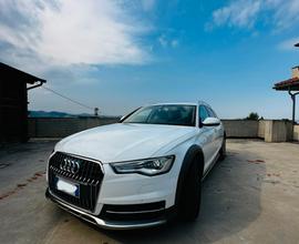 AUDI A6 allroad GANCIO TRAINO