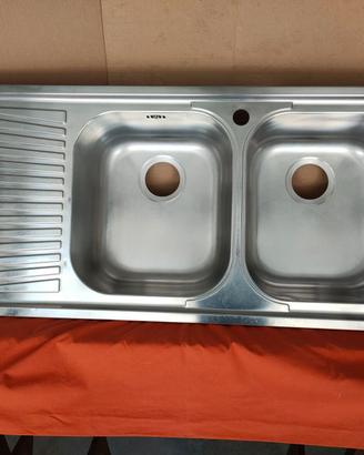 Lavello cucina a 2 vasche con gocciolatoio