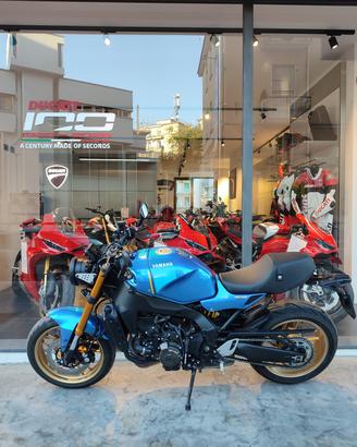 Yamaha XSR 900 blu anno 2023