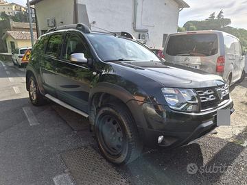 MODELLO DUCIA DUSTER NERO