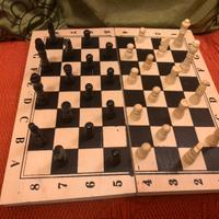 Gioco della Dama con Scacchiera Pieghevole