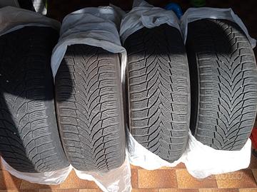 pneumatici invernali 215/55/R17 98V