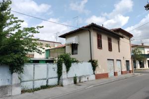 Negozio in centro con appartamento