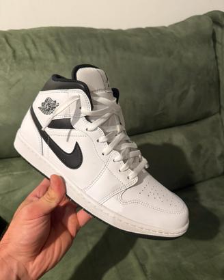 Jordan 1 Mid Uomo Taglia 44 – NUOVE