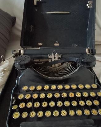 macchina da scrivere Remington modello 1