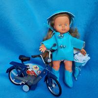 Bambola IC mini tini formaggina in blu con scooter