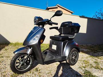 Scooter elettrico per anziani