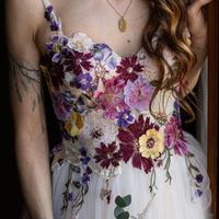 Abito sposa Nicole Milano Aqua con fiori colorati