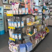 ARREDO COMPLETO PER FARMACIA, PARAFARMACIA,NEGOZIO