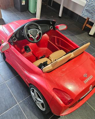 auto elettrica per bambini Ferrari