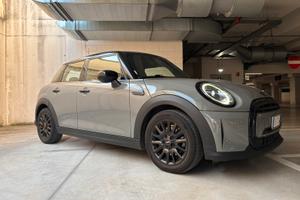 Mini Cooper 5 porte benzina automatica