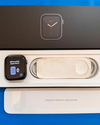 Apple Watch serie 6 - 44 mm