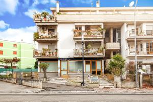 MULTILOCALE A GROTTAMMARE