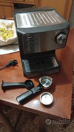 macchina da caffè con cialde è senza