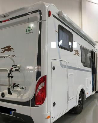 CAMPER LAIKA SEMINTEGRALE 
