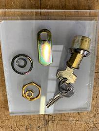 Serratura per mobili a cilindro cromata