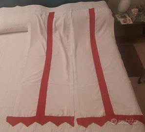 Tende con inserti all'uncinetto