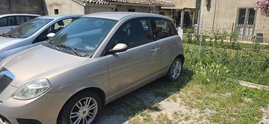 Lancia Ypsilon 1.3 MJT 75 CV Argento