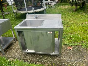 Lavello inox chiuso con scorrevoli ILSA