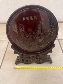 Piatto in legno con relativo supporto